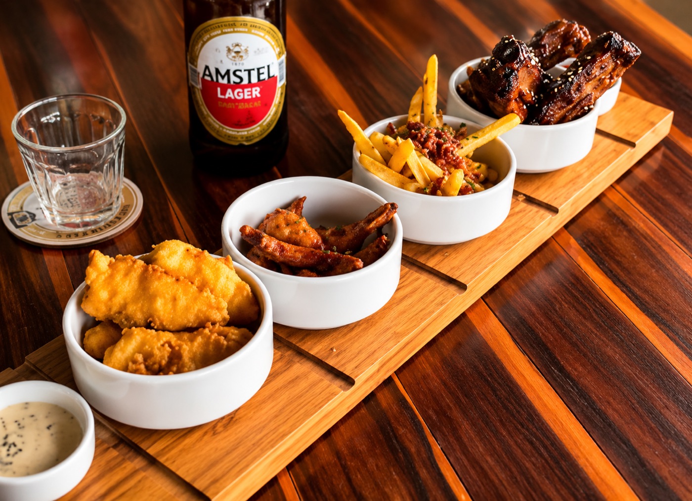 Combo Estação — tábua com iscas, frango, batata e costela